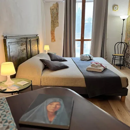 Vetriera Apartment