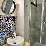 Vetriera *